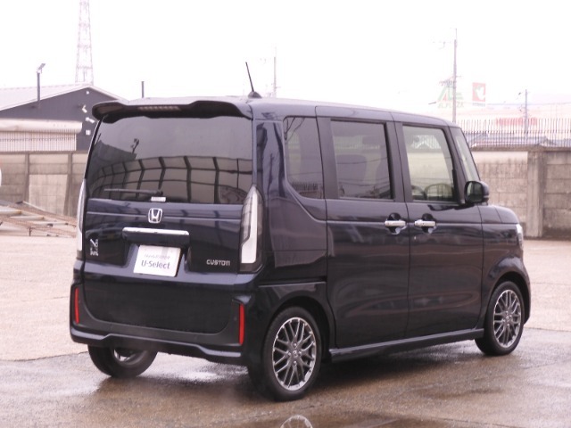 お立ち寄りいただく際は、事前にご連絡をお願いします。お目当てのお車が商談中や売約となることもございます。ご確認いただいてから、お立ち寄りください。