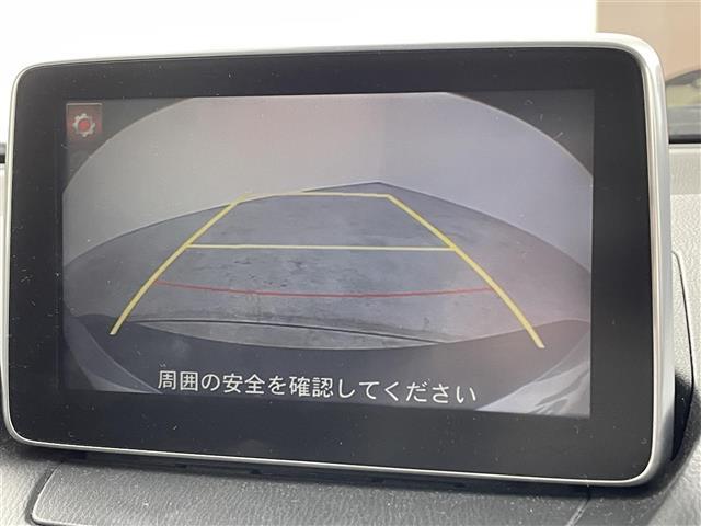 【バックモニター】後ろのカメラの映像がモニターに映し出されるので、後方の見えない死角や、障害物との距離感などもしっかり安全確認することができます！