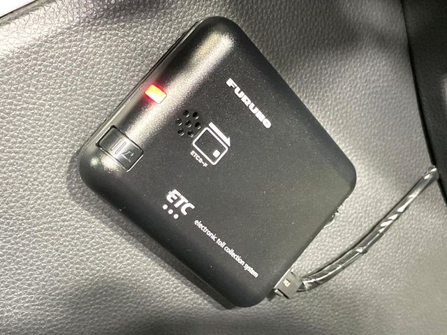 【ETC】高速道路の料金所をストレスなく通過！話題のスポットやサービスエリアに多い「スマートIC」利用時は必須のアイテムです。当店でセットアップを実施、ご納車当日からすぐにご利用いただけます！