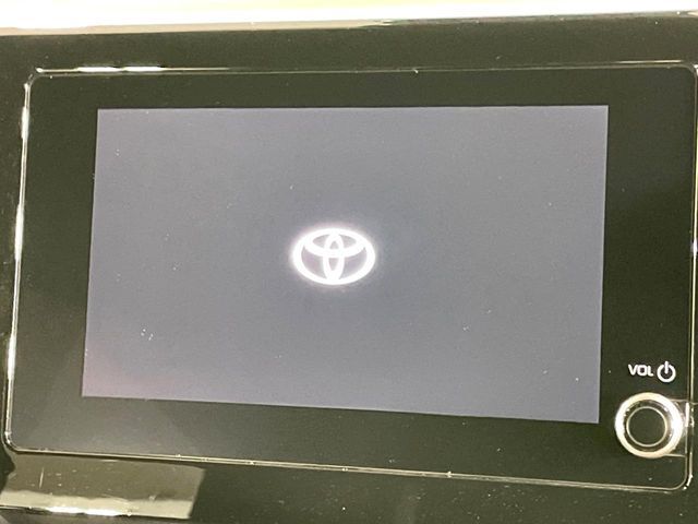【8インチ　ディスプレイオーディオ】大画面のディスプレイはAppleCarPlayやAndroidAutoが利用可能。大きな画面でスマホナビアプリ等が利用いただけます♪