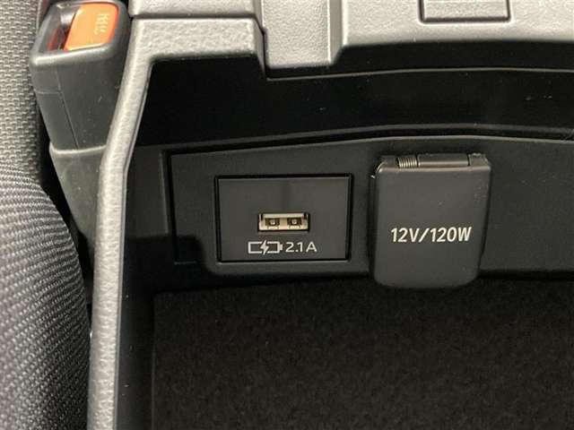2.1AのUSBポートです。