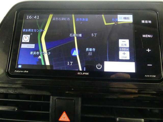 ナビを装備。タッチパネル式で使いやすく、お出かけもラクラクです。
