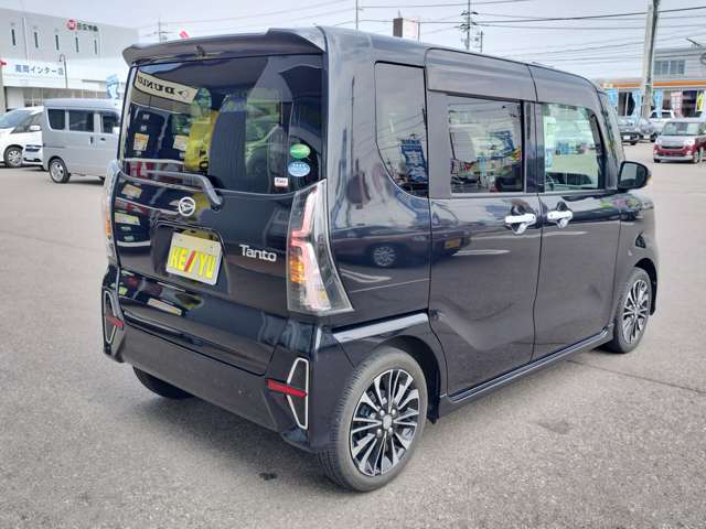 自信があるから他店舗からの陸送費は頂いておりません。　品質にこだわった関東仕入れ！低走行の高品質車だけを仕入れております。ボディの綺麗さはもちろん、北陸地方特有の下廻りのサビなどもない車両をご案内！！