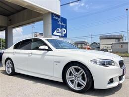 F10型　535i 　Mスポーツ　人気のアルピンホワイトが入庫致しました！　★ご購入後のメンテナンスも元BMW正規ディーラーメカニック多数在籍の「つたえファクトリーに」お任せ下さい！