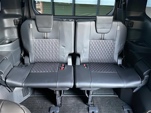 【フロアマット】車内を綺麗に保つのには必須のアイテムです。当店ではフカフカな新品マットも絶賛取り扱い中！ぜひご相談くださいませ。◆ご来店予約受付中！無料の来店予約は【来店予約をする】ボタンから！◆