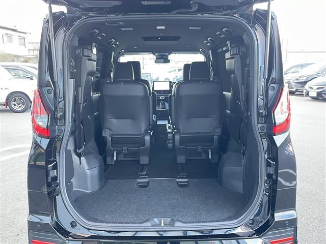 【シートアレンジ】乗せる人数、荷物によってシートをアレンジすれば、ダンボールなどの大きい荷物や、釣り具などの長尺物も載せられそうですね！