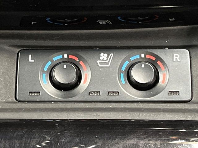 【シートベンチレーション】夏場は涼しい風でお尻や背中の熱やムレを防ぎ、冬はエアコンよりも早く温まってポカポカに！季節を問わず快適に過ごせます。