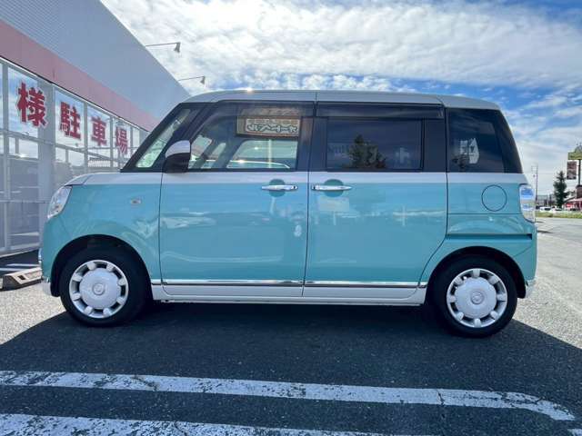 エンジンルーム内もきっちりとキレイにさせていただいております。