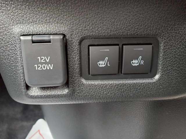 前席はシートヒーターがついていますので寒い日は重宝します！座面と背もたれが加温個所になります！