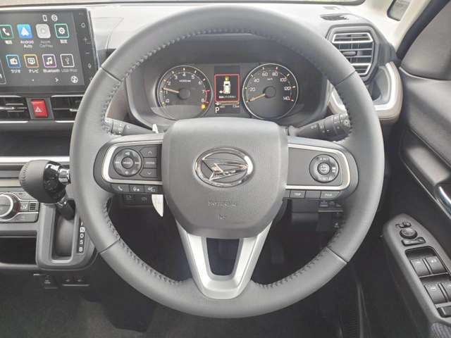 RSグレードは本革巻きステアリングになります！触り心地や質感など高級感があります！