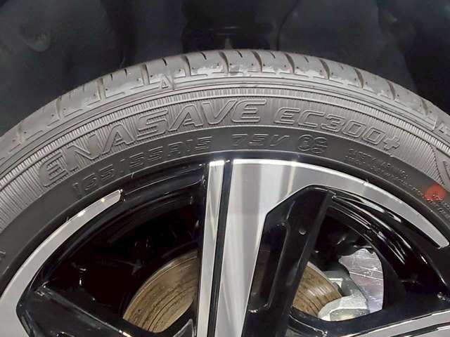 ダンロップ製の新車装着タイヤです！