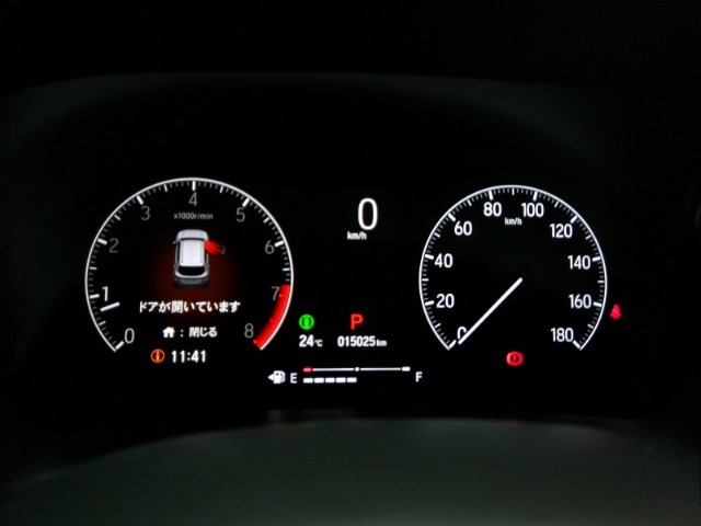 メーターも見易いレイアウトなので安心ドライブをサポートします☆