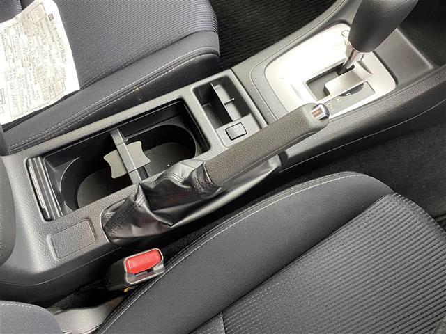 【ドリンクホルダー】長時間のドライブを快適に過ごすために、必須の車内アイテムですね。