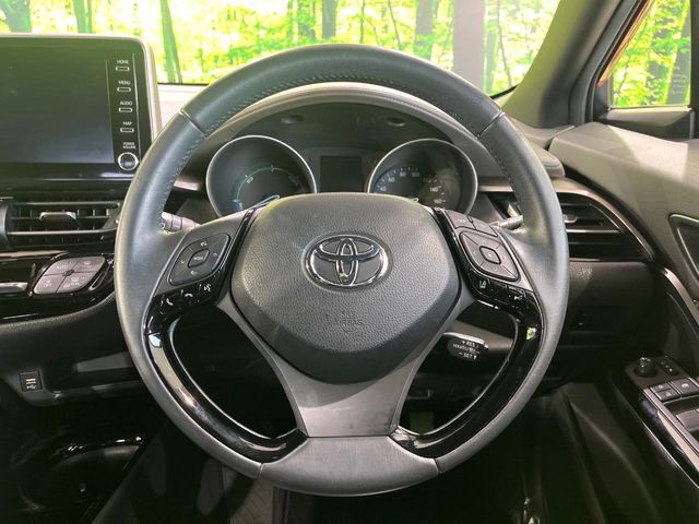 【ステアリングスイッチ】運転中、前方から目線をそらすことなく、オーディオ等の操作が可能な便利機能！安心＆快適なドライブを演出してくれます♪