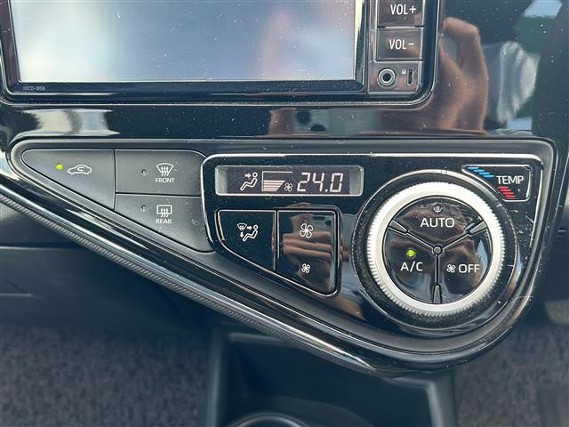 【オートエアコン】車内温度を感知して自動で温度調整をしてくれるのでいつでも快適な車内空間を創り上げます！