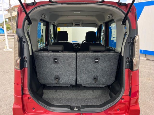 普段のお買い物や通勤、送迎等に十分な荷室スペースを確保しております。セカンドシートを倒すと、大きな荷物の積載も可能です♪