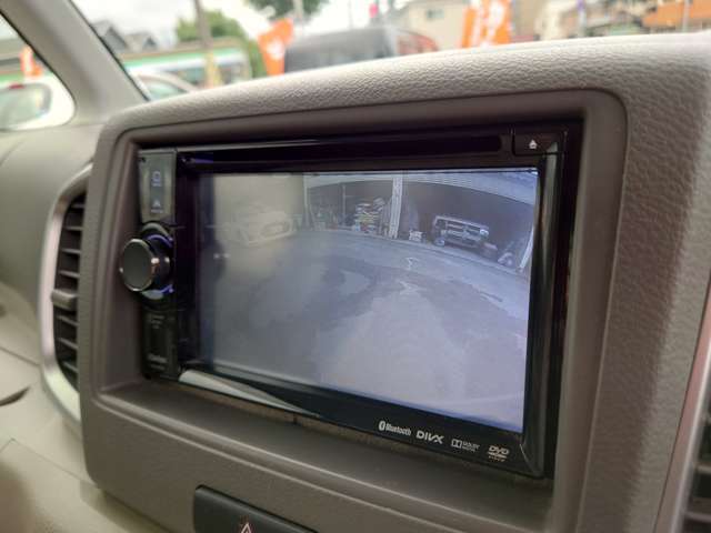 バックカメラ付きですので、駐車時も安心ですね♪