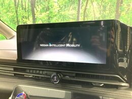 【純正12.3型ナビ】人気の純正ナビを装備。オーディオ機能も充実しており、Bluetooth接続すればお持ちのスマホやMP3プレイヤーの音楽を再生可能！毎日の運転がさらに楽しくな