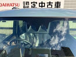 複眼式カメラが人や車両を検知し、衝突の回避支援・被害軽減につとめます。その他誤発進抑制制御機能や先行車発進お知らせ機能もございます☆