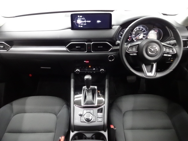 細部まで作り込まれた造形美！毎日でも運転して『人馬一体』を楽しみたくなります。是非、クルマに触れてその質感を味わってください。