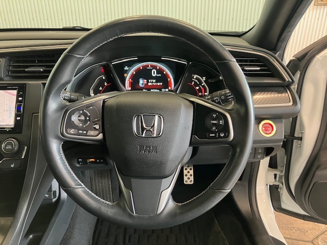 【Honda SENSING】衝突被害軽減ブレーキ〈CMBS〉、ACC〈アダプティブ・クルーズ・コントロール〉、LKAS〈車線維持支援システム〉、誤発進抑制機能、等で安全運転のサポートをします！
