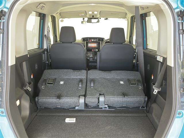 【シートアレンジ】乗せる人数、荷物によってシートアレンジは自由自在です！軽い力でシートを動かせます。開口部は低く、重い荷物もラクに積み下ろしできます。
