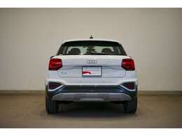 Audi Q2 35 TFSI advanced/LEDヘッドライト/アルミホイール 5ダブルスポークデザイン 7J×17