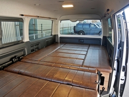 フラット展開も可能！　広々車中泊もできます♪
