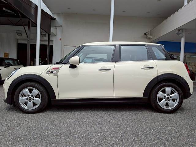 車検・点検サポート付きの更新型の「MINISワランティ-」。最大13年、10万キロまで更新可能です。保証項目は最大247項目！！