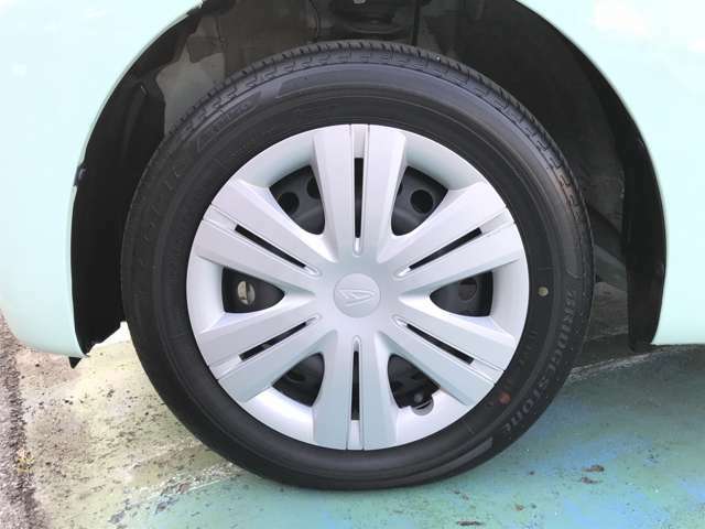 タイヤサイズは、155/65R14インチ