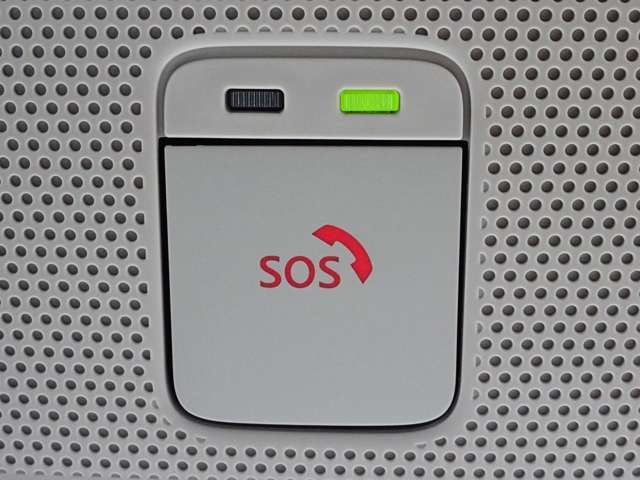 【SOSコール】体調が悪い時やあおり運転で怖い思いをしている時、事故にあった時SOSコールを押すとオペレーターに繋がり対応してくれます！緊急時はパニックになりやすいので、とりあえずココと覚えててください！