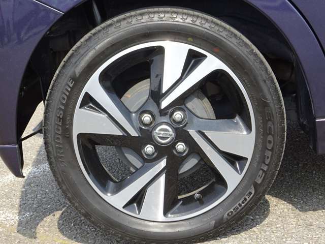 【タイヤ】　【純正15インチアルミホイール】《165//55R15》専用のアルミなのでお車のイメージぴったりですね！