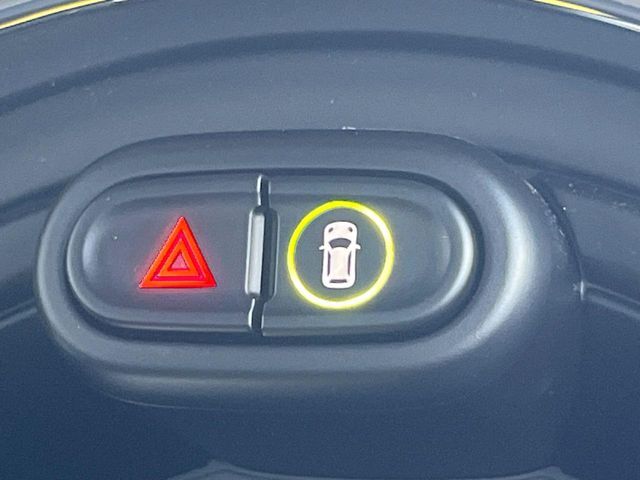 ●インテリジェントセーフティ：「衝突回避・被害軽減ブレーキ」「前車接近警告機能」を機能させるドライバー支援システム【ドライビング・アシスト】が装備されております！