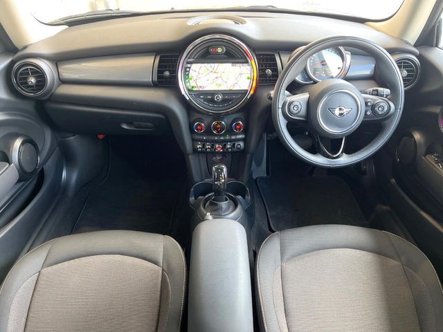 輸入車グループ総在庫数約2，000台！全国の系列店からメーカー・車種問わずご紹介出来るので、あなたにピッタリのお車が見つかるはずです♪まずはお問い合わせ下さい☆