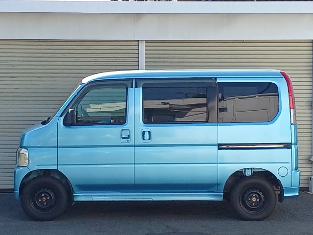 法定12ヶ月点検を当社グループのホンダディーラーの新車整備工場にて行い、整備点検記録簿を発行いたします。交換させていただいた部品や油脂類も記録し、わかりやすく説明させていただきます。