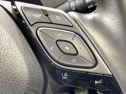 【トヨタセーフティセンス】走行中に前方の車両等を認識し、衝突しそうな時は警報とブレーキで衝突回避と被害軽減をアシスト。より安全にドライブをお楽しみいただけます。