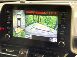 【パノラミックビューモニター】専用のカメラにより、上から見下ろしたような視点で360度クルマの周囲を確認することができます☆死角部分も確認しやすく、狭い場所での切り返しや駐車もスムーズに行えます。