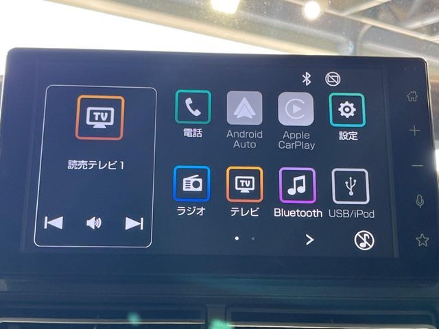 【9インチディスプレイオーディオ】お手持ちのスマートフォンとの連携で、ナビや音楽再生など各種アプリを使用可能。スマホに近い感覚でお使いいただけます♪
