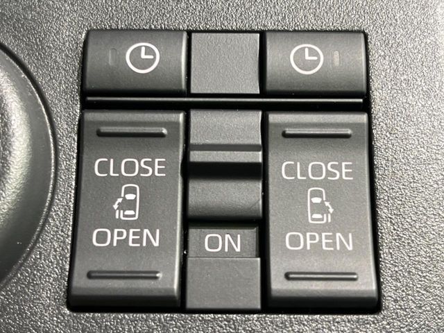 【両側パワースライドドア】スマートキーや運転席のスイッチで後席両側スライドドアの開閉が可能♪電動だから力を入れてドアを開ける必要が無く、小さなお子様でも簡単に開け閉めでき快適です♪