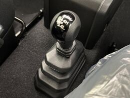 4WDのお車ですので、雪道でも安心です♪降雪地地域にお住まいの方以外にも、ウィンタースポーツが趣味の方や降雪地域へ帰省される機会がある方にもおすすめ！