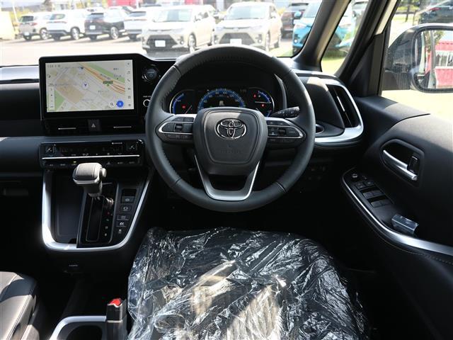 【運転席】座り心地が良いシートなので長時間の運転でも快適にお過ごしいただけます。新品のフロアマットのご注文も可能です。掲載箇所以外にご希望の写真がございましたらお気軽にお問い合わせ下さい。