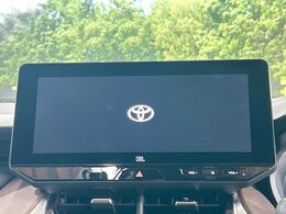 【12.3インチワイドナビ】高級感とインパクトのある大型ワイドナビを装備。各種オーディオ操作はもちろん、横長ワイド画面でのマップ2分割表示など、利便性も高いナビです♪