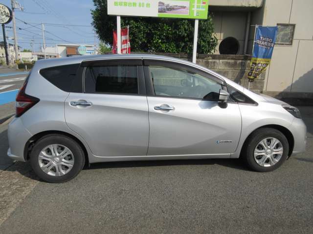 当社指定の認証工場での整備、点検を行ってからのご納車となります。◆◇◆お車の詳しい状態やサービス内容、支払プランなどご不明な点やご質問が御座いましたらお気軽にご連絡下さい。【無料】0078-6002-101897