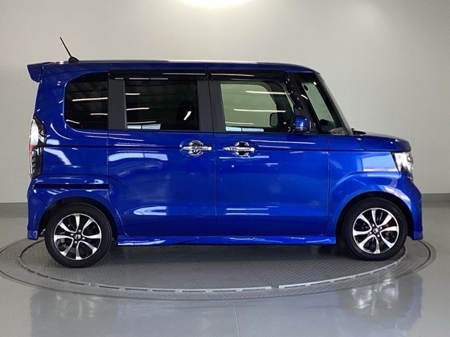 当社サービススタッフが点検整備を実施し、その後、ご納車させていただきますので安心してご利用いただけます。