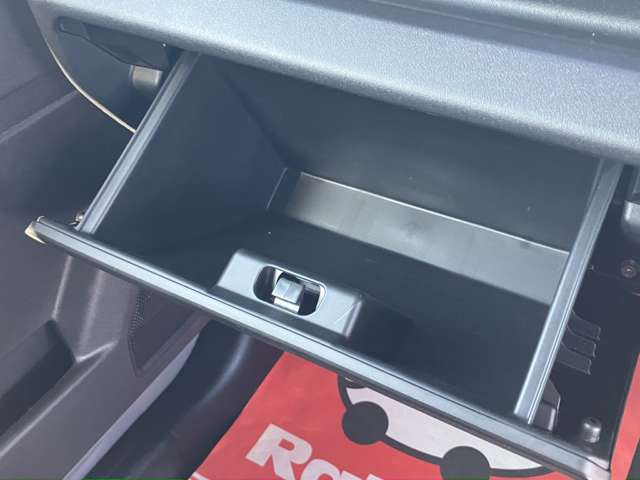 店頭販売も行っておりますので、先に在庫が無くなってしまう場合もございます。気になるお車がございましたら、お早めにご連絡をお願いいたします。