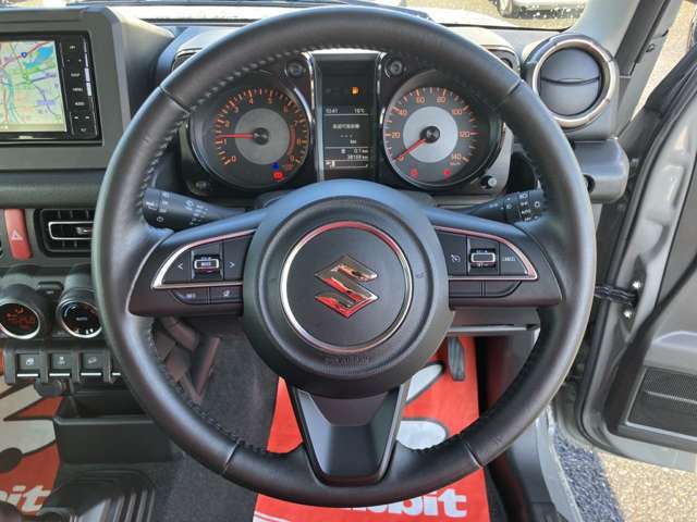 自社認証整備工場完備！ 納車整備からアフターフォローまでお任せください　車検や定期点検、オイル交換はもちろん、ナビやドラレコ、バックカメラ、ETC等の用品取付も当店にお任せください。