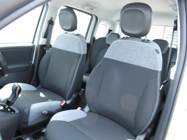 助手席も当然、綺麗・清潔に仕上げております！内装の綺麗なお車は気持ちが良いですし、コンディションのいい車が多いです！
