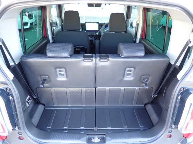 ◆定員乗車時のカーゴルームです。普段のお買い物の荷物やたくさんの収納が可能です。