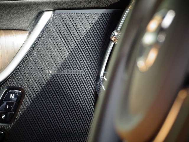 ☆迫力のあるサウンドをお楽しみいただける【harman/kardonプレミアムサウンドシステム】付きです！スピーカーのデザインもお洒落です。☆