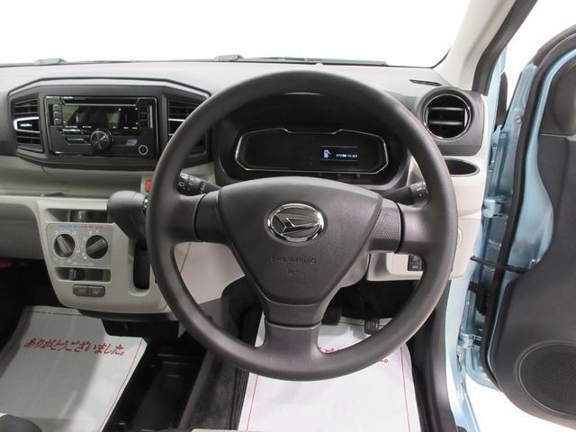 ダイハツのお店では、ダイハツ車を知り尽くしたプロフェッショナルが、専用の診断機器を使って各システムを点検しております。